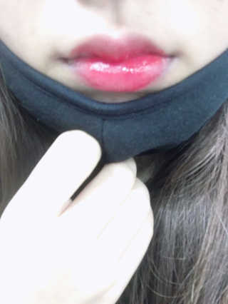 릴리바이레드 쥬시라이어 워터틴트 02 체리 크러쉬인 척 — 5점을 준 리뷰어가 2020년 3월 올린 사용 사진