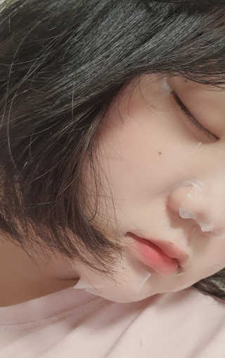 고보습에 화이트닝 아미모네 바다마스크팩 10매입 — 4점을 준 리뷰어가 2019년 10월 올린 사용 사진