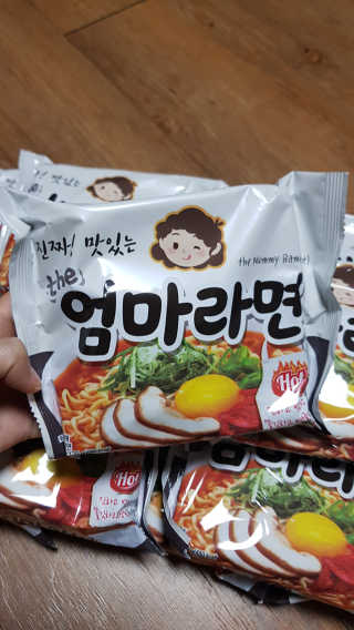 라면 그대로가 제일 맛있는 더엄마라면 — 5점을 준 리뷰어가 2019년 7월 올린 사용 사진