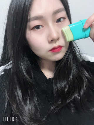 다슈코리아 다슈 솔루션 시카 쉴드 선스틱 — 3.5점을 준 리뷰어가 2020년 3월 올린 사용 사진