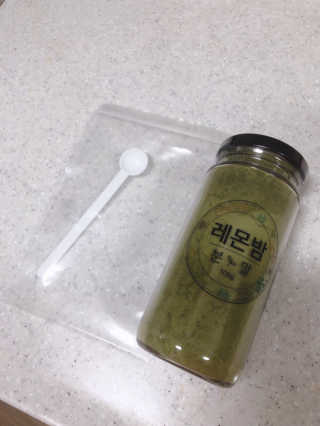 초능력 국내산 레몬밤 분말 — 5점을 준 리뷰어가 2019년 8월 올린 사용 사진