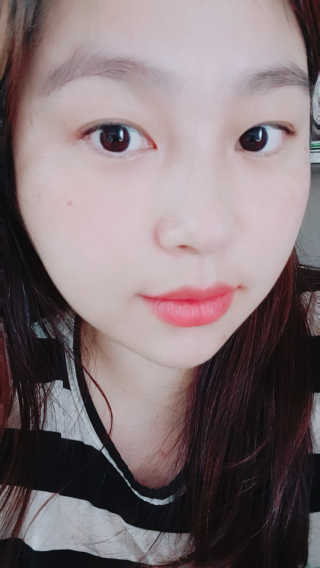 [블랙루즈] 컬러 락 하트 틴트 1+1 — 4점을 준 리뷰어가 2019년 8월 올린 사용 사진