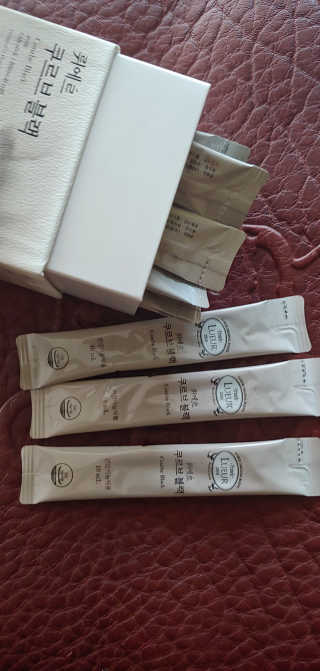 [하우투잇] 뤼에르 쿠르브 블랙 10ml x 30포 총 300ml — 4점을 준 리뷰어가 2020년 3월 올린 사용 사진