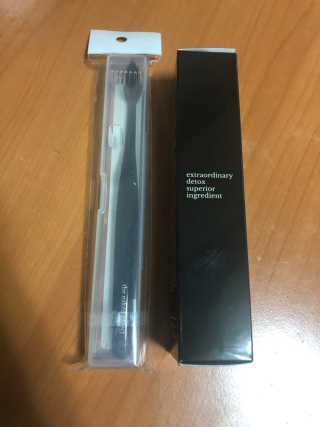 the naked object 디블랙팩치약 디블랙칫솔 세트 — 4점을 준 리뷰어가 2019년 1월 올린 사용 사진