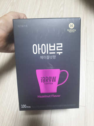 한국맥널티 아이브루 헤이즐넛향 100T — 5점을 준 리뷰어가 2019년 10월 올린 사용 사진