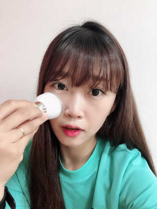 [더마퀸]쿨링스틱 페이스앤아이 — 4.5점을 준 리뷰어가 2019년 5월 올린 사용 사진