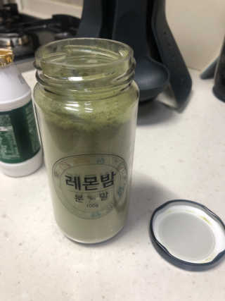 초능력 국내산 레몬밤 분말 — 4점을 준 리뷰어가 2019년 8월 올린 사용 사진