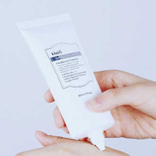 소프트 에어리 UV 에센스 SPF 50 PA ++++ — 2.5점을 준 리뷰어가 2018년 12월 올린 사용 사진