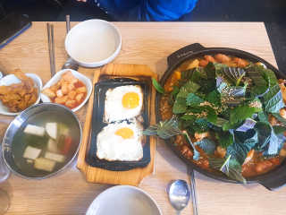 [대성이네_신촌] 깻잎큰닭찜 한마리+사리 中 택2 set — 4점을 준 리뷰어가 2019년 2월 올린 사용 사진