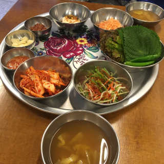 [동네맛집족발] 4개 족발 중 택1 — 4.5점을 준 리뷰어가 2020년 2월 올린 사용 사진