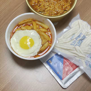 [홍코너떡볶이]옛날떡볶이 인기맛 4팩세트 — 5점을 준 리뷰어가 2019년 12월 올린 사용 사진