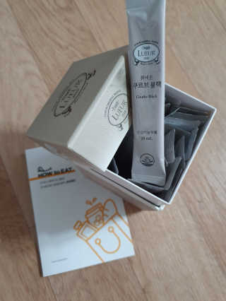 [하우투잇] 뤼에르 쿠르브 블랙 10ml x 30포 총 300ml — 5점을 준 리뷰어가 2020년 3월 올린 사용 사진