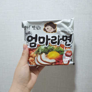 라면 그대로가 제일 맛있는 더엄마라면 — 5점을 준 리뷰어가 2019년 6월 올린 사용 사진