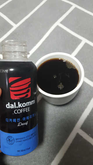 [빙그레] 달콤커피 콜라보 디카페인, 블랙 아메리카노 — 5점을 준 리뷰어가 2019년 1월 올린 사용 사진
