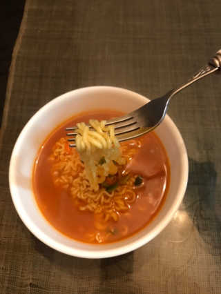 라면 그대로가 제일 맛있는 더엄마라면 — 5점을 준 리뷰어가 2019년 7월 올린 사용 사진