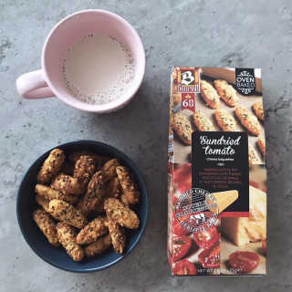 [뷔테만] 네덜란드 치즈 비스켓 4종 세트 — 2점을 준 리뷰어가 2019년 7월 올린 사용 사진