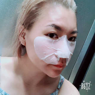 23years old 에어레이닉 포어 마스크 — 5점을 준 리뷰어가 2018년 8월 올린 사용 사진