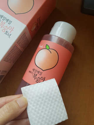 프레티 복숭아 토너 + 소프트 엠보 코튼 화장솜 — 5점을 준 리뷰어가 2019년 4월 올린 사용 사진