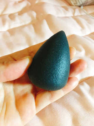 해외열풍 멀티 메이크업 실리콘퍼프 이비블렌더 — 4점을 준 리뷰어가 2018년 7월 올린 사용 사진