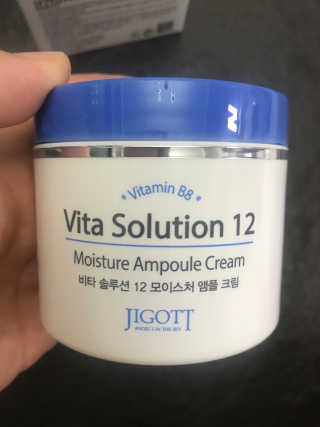 지고트 비타솔루션12 모이스처 앰플 크림 100ml — 3.5점을 준 리뷰어가 2019년 10월 올린 사용 사진