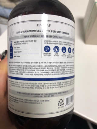 달리프 베러 퍼퓸 샴푸 1000ml 레이니데이 or 일랑로즈 — 5점을 준 리뷰어가 2020년 2월 올린 사용 사진