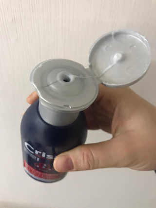 [크리산] 비듬케어 안티슈펜 샴푸 인텐시브 — 4.5점을 준 리뷰어가 2019년 12월 올린 사용 사진