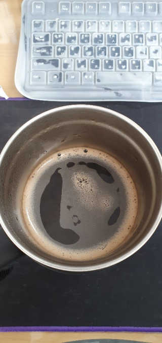 한국맥널티 아이브루 헤이즐넛향 100T — 5점을 준 리뷰어가 2019년 10월 올린 사용 사진
