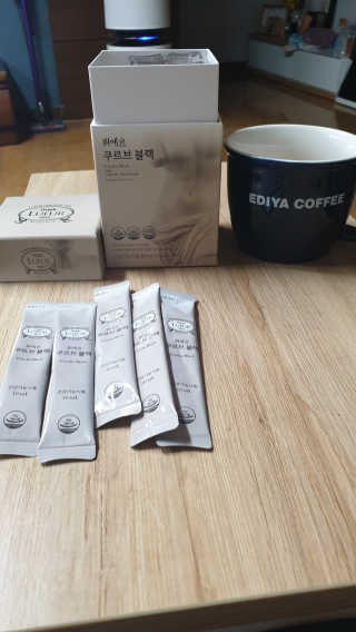 [하우투잇] 뤼에르 쿠르브 블랙 10ml x 30포 총 300ml — 4점을 준 리뷰어가 2020년 3월 올린 사용 사진