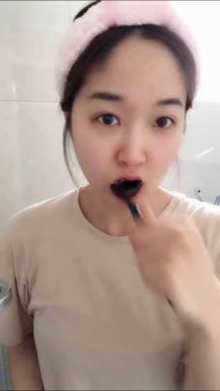 the naked object 디블랙팩치약 디블랙칫솔 세트 — 5점을 준 리뷰어가 2019년 1월 올린 사용 사진