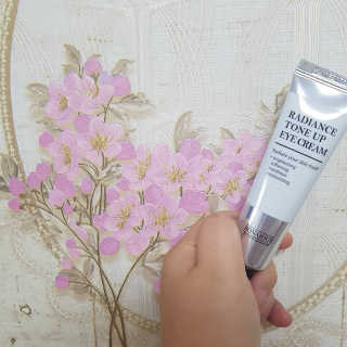 보나쥬르 래디언스 톤업 아이크림 30ml — 5점을 준 리뷰어가 2018년 8월 올린 사용 사진