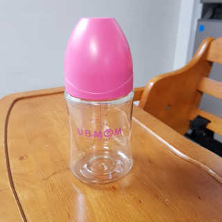 유비맘 PPSU 젖병 노꼭지_200ml_컬러 랜덤 발송 — 4점을 준 리뷰어가 2020년 1월 올린 사용 사진