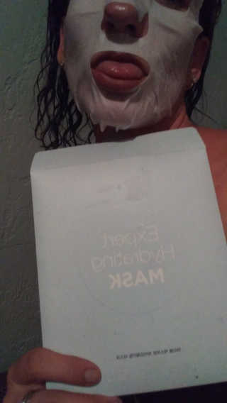아이뽀 모든 피부 타입을위한 AIPPO Expert Hydrating Mask — 5점을 준 리뷰어가 2018년 3월 올린 사용 사진