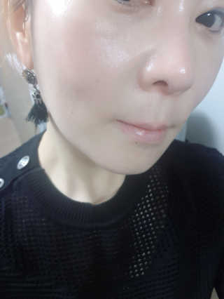 아크틱오션 아스타잔틴 앰플 톤 업 크림 — 4점을 준 리뷰어가 2019년 2월 올린 사용 사진