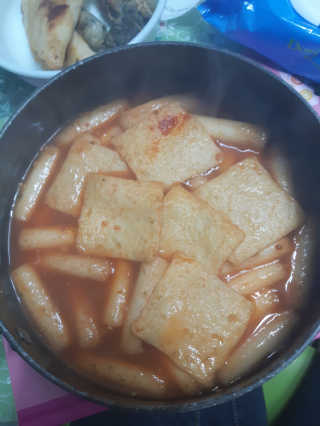두번째 국떡 국가대표 떡볶이 1팩 + 영미칩 2봉 증정 — 5점을 준 리뷰어가 2019년 2월 올린 사용 사진