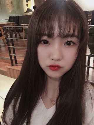 자빈드서울 윙크 파운데이션 팩트 — 5점을 준 리뷰어가 2019년 4월 올린 사용 사진
