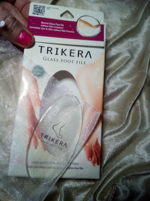 TRIKERA – 피부에 흠집이없는 발 스크럽 제품 리뷰 사진