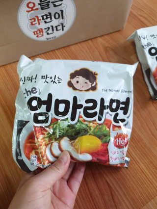 라면 그대로가 제일 맛있는 더엄마라면 — 4점을 준 리뷰어가 2019년 7월 올린 사용 사진