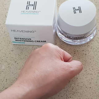 헤브닝 인텐시브 화이트닝크림 50ml — 5점을 준 리뷰어가 2018년 9월 올린 사용 사진