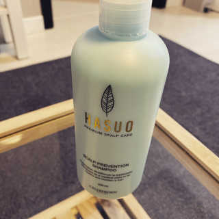 셀리본 하수오 내츄럴 프리벤션 탈모관리 샴푸 300ml — 5점을 준 리뷰어가 2019년 11월 올린 사용 사진