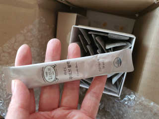 [하우투잇] 뤼에르 쿠르브 블랙 10ml x 30포 총 300ml — 5점을 준 리뷰어가 2020년 2월 올린 사용 사진