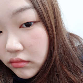 캔메이크 글로우 플로어 치크 09호 버건디플라워 — 5점을 준 리뷰어가 2019년 2월 올린 사용 사진