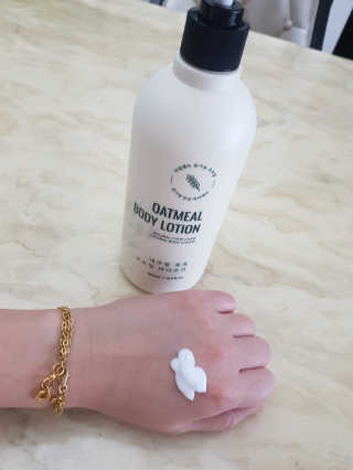(주)에네스티 내추럴 촉촉  오트밀 바디로션 500ml — 5점을 준 리뷰어가 2019년 10월 올린 사용 사진