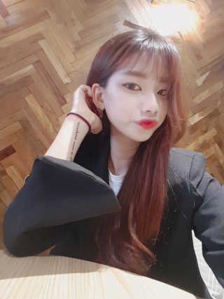 Honey Trap 허니트랩 터치프루프 립 컬러 — 5점을 준 리뷰어가 2018년 4월 올린 사용 사진