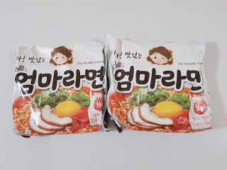 라면 그대로가 제일 맛있는 더엄마라면 — 5점을 준 리뷰어가 2019년 7월 올린 사용 사진