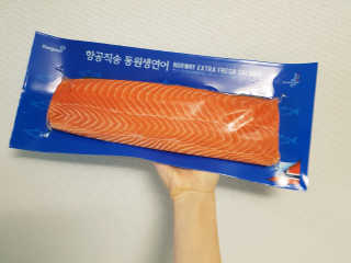 동원산업 항공직송 동원생연어 — 5점을 준 리뷰어가 2019년 7월 올린 사용 사진