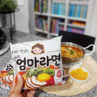 라면 그대로가 제일 맛있는 더엄마라면 — 4.5점을 준 리뷰어가 2019년 7월 올린 사용 사진
