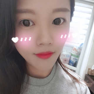 [블랙루즈] 에어 핏 벨벳틴트 시즌1 7종 중 택1+랜덤1 — 5점을 준 리뷰어가 2018년 11월 올린 사용 사진