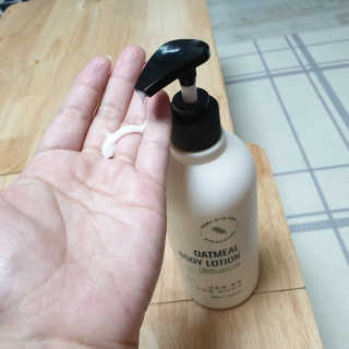 (주)에네스티 내추럴 촉촉  오트밀 바디로션 500ml — 5점을 준 리뷰어가 2019년 10월 올린 사용 사진