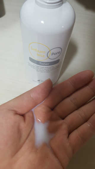 이솔화장품 이솔 세범 리스 포어 토너 200ml — 4.5점을 준 리뷰어가 2018년 8월 올린 사용 사진