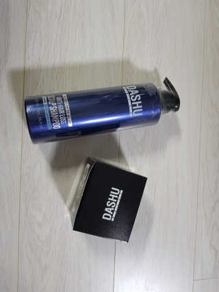 다슈코리아 다슈 단백질 한방 두피 골드 샴푸 500ml +샴푸브러쉬 — 4점을 준 리뷰어가 2019년 12월 올린 사용 사진